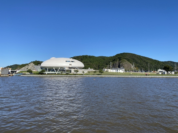 石巻中央港から石ノ森萬画館への眺めの写真