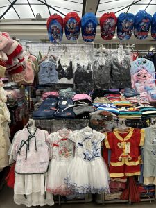台北駅地下街のチャイニーズドレス屋の写真