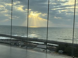 JR日立駅の日の出の写真
